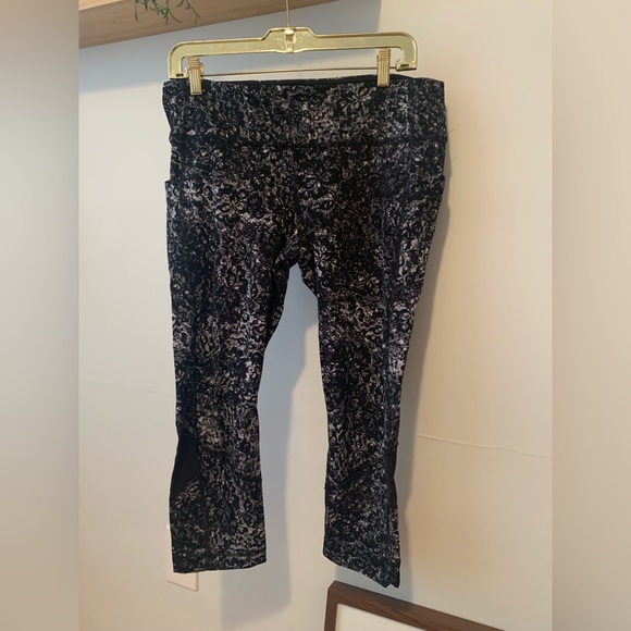 Lululemon crop pant - Picture 1 of 8